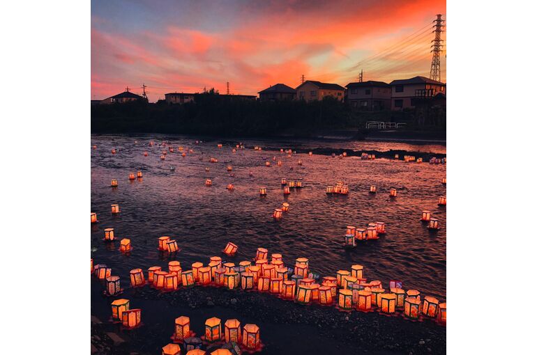 灯籠流し