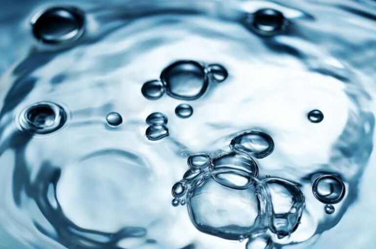水