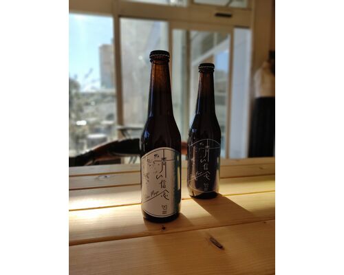 青いビールと