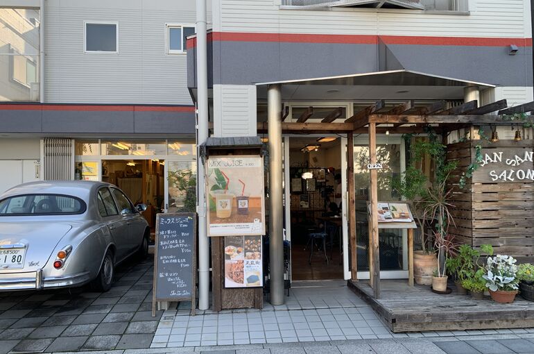 サンサンサロン店頭